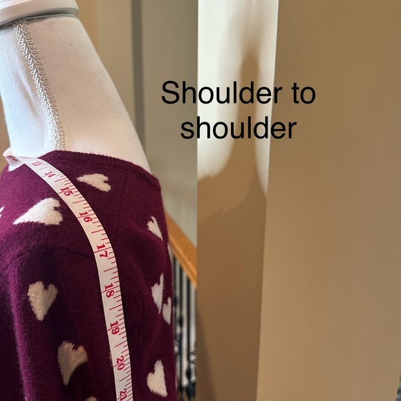 Neiman Marcus, Cashmere sweater, burgundy w/ white hearts, size L - Picture 9 of 9